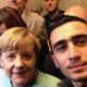 El Selfie de Modamani con la canciller alemana Ángela Merkel. Foto: Facebook